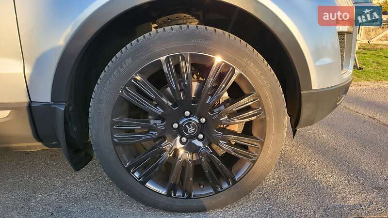 Позашляховик / Кросовер Land Rover Range Rover Evoque 2017 в Києві