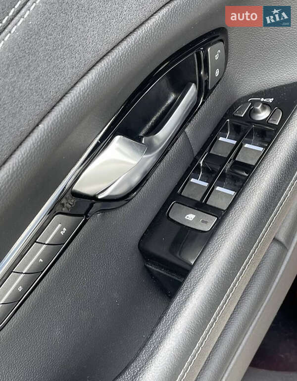 Внедорожник / Кроссовер Land Rover Range Rover Evoque 2015 в Кривом Роге