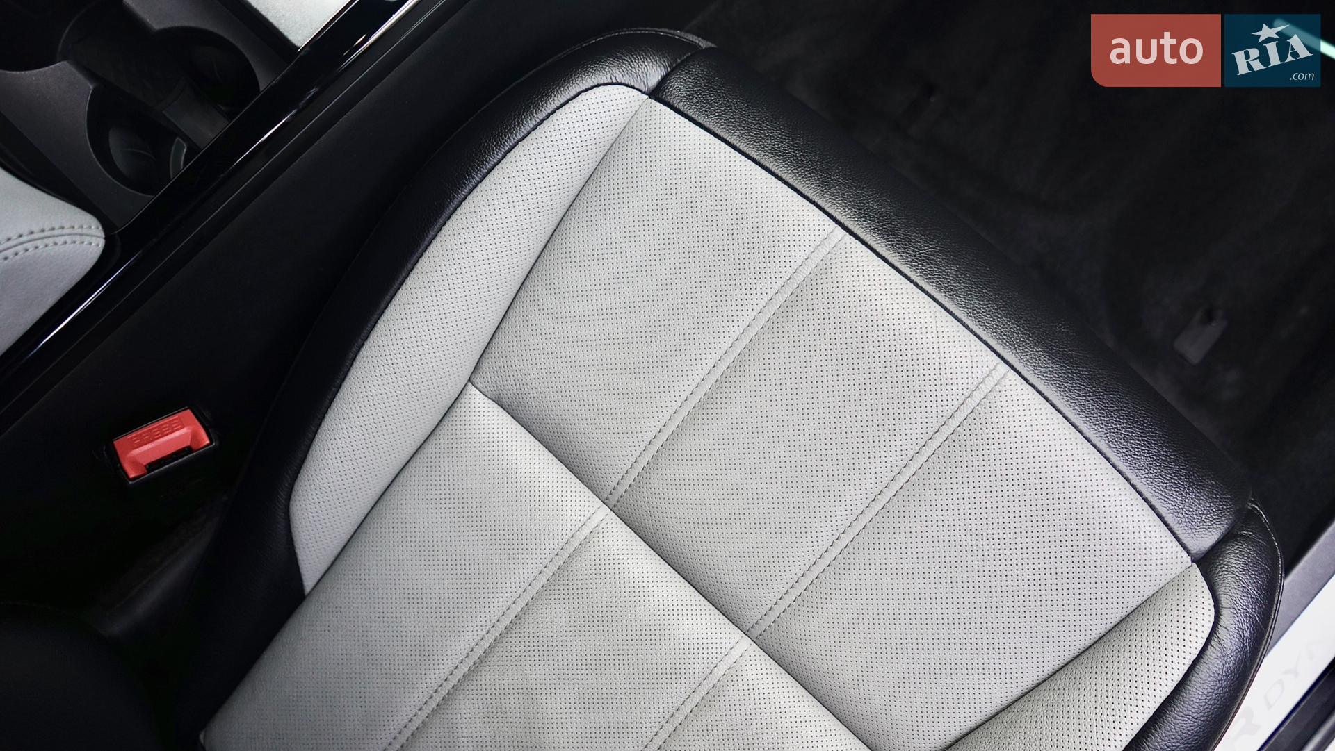2019 Land Rover Range Rover Evoque - мініатюра 44