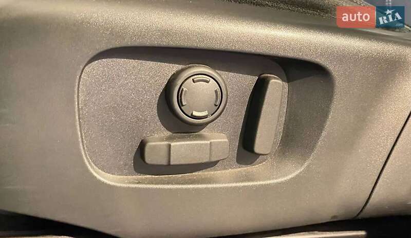 Внедорожник / Кроссовер Land Rover Range Rover Evoque 2019 в Киеве