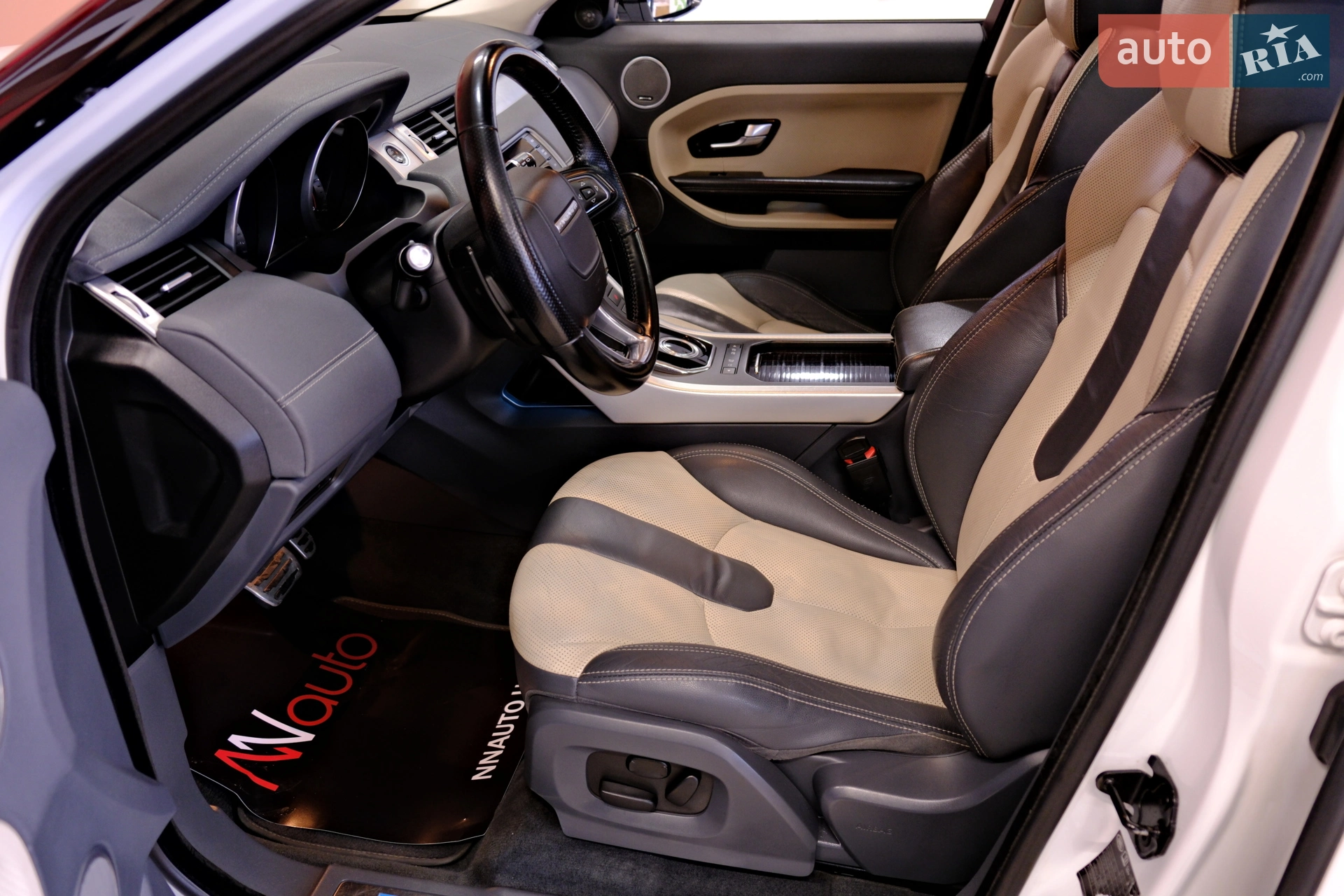 2011 Land Rover Range Rover Evoque - мініатюра 31