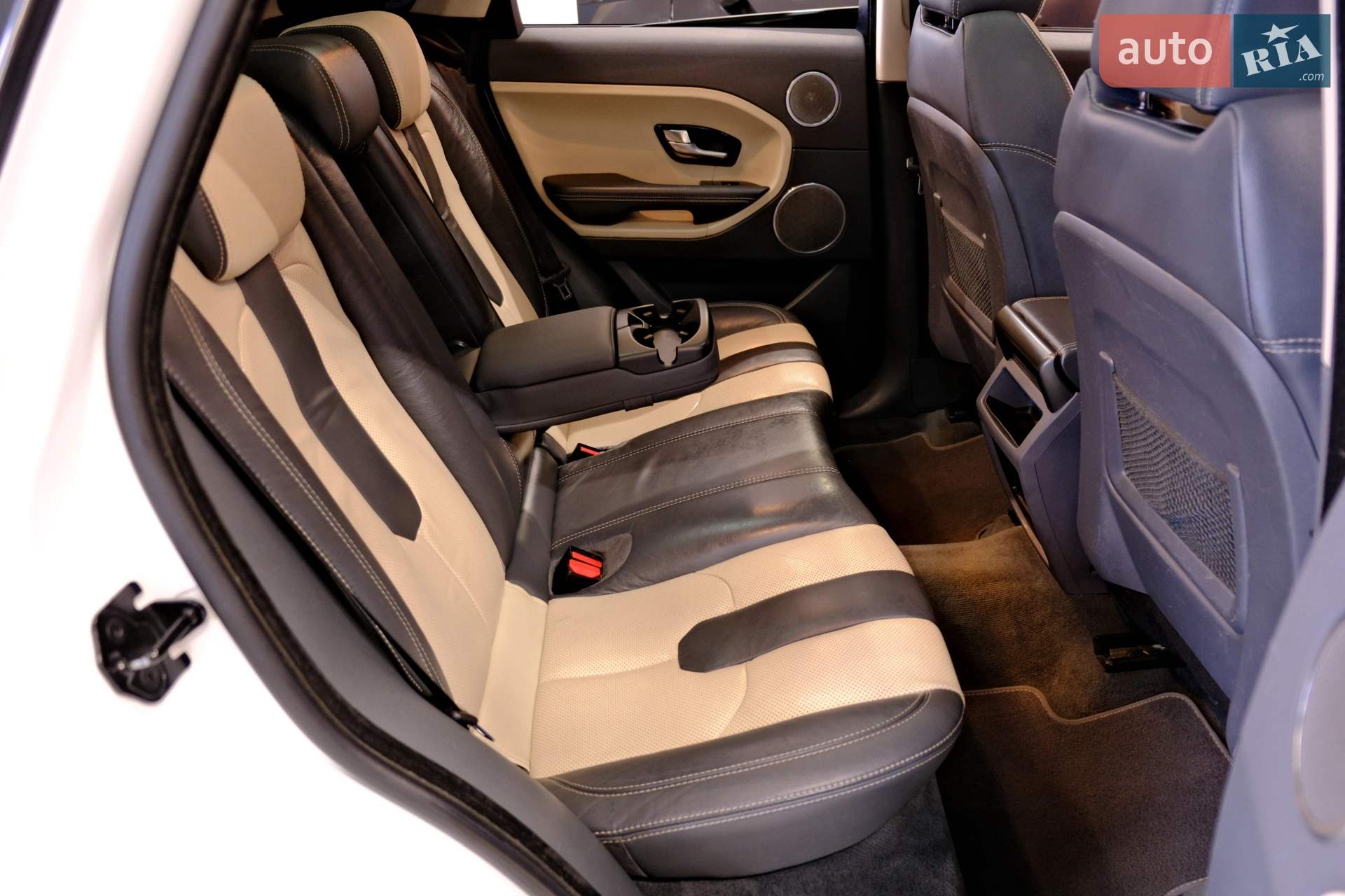 2011 Land Rover Range Rover Evoque - мініатюра 39