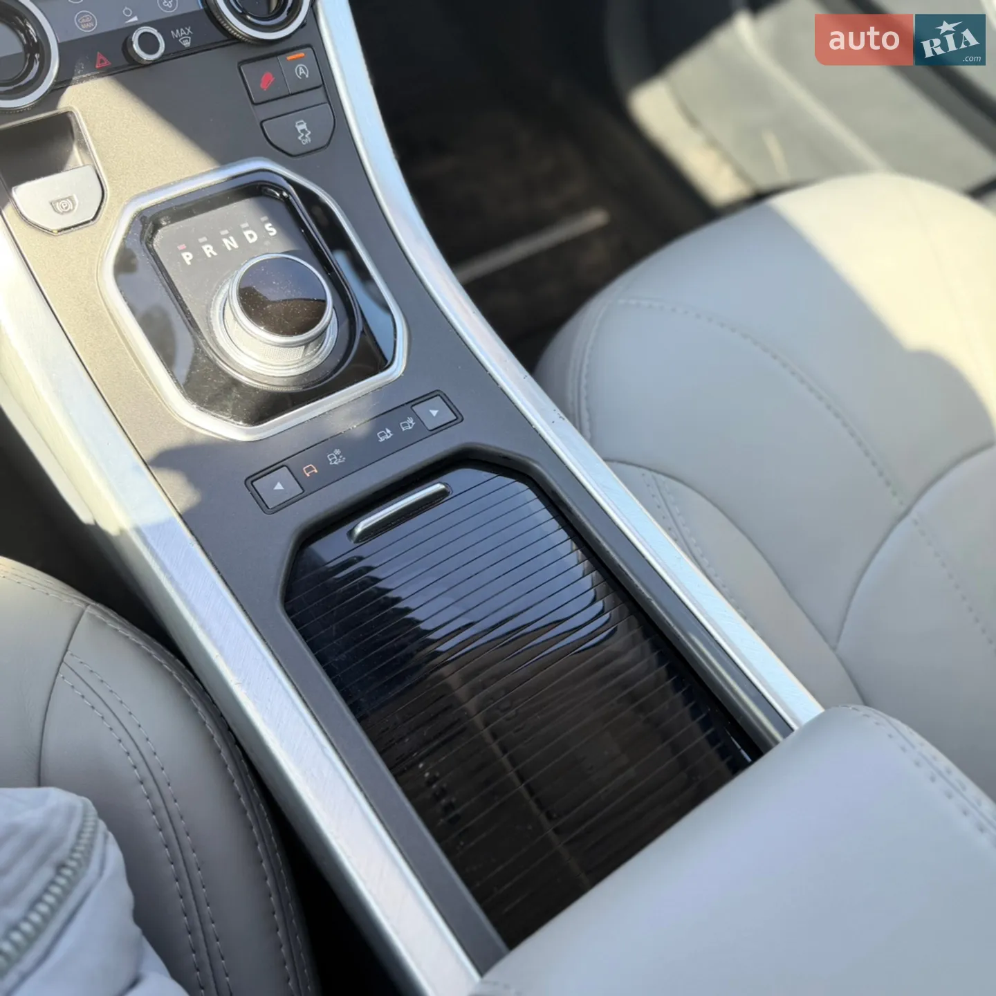 2016 Land Rover Range Rover Evoque - мініатюра 29