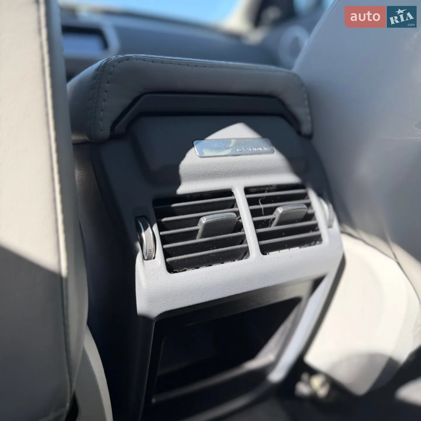 2016 Land Rover Range Rover Evoque - мініатюра 31