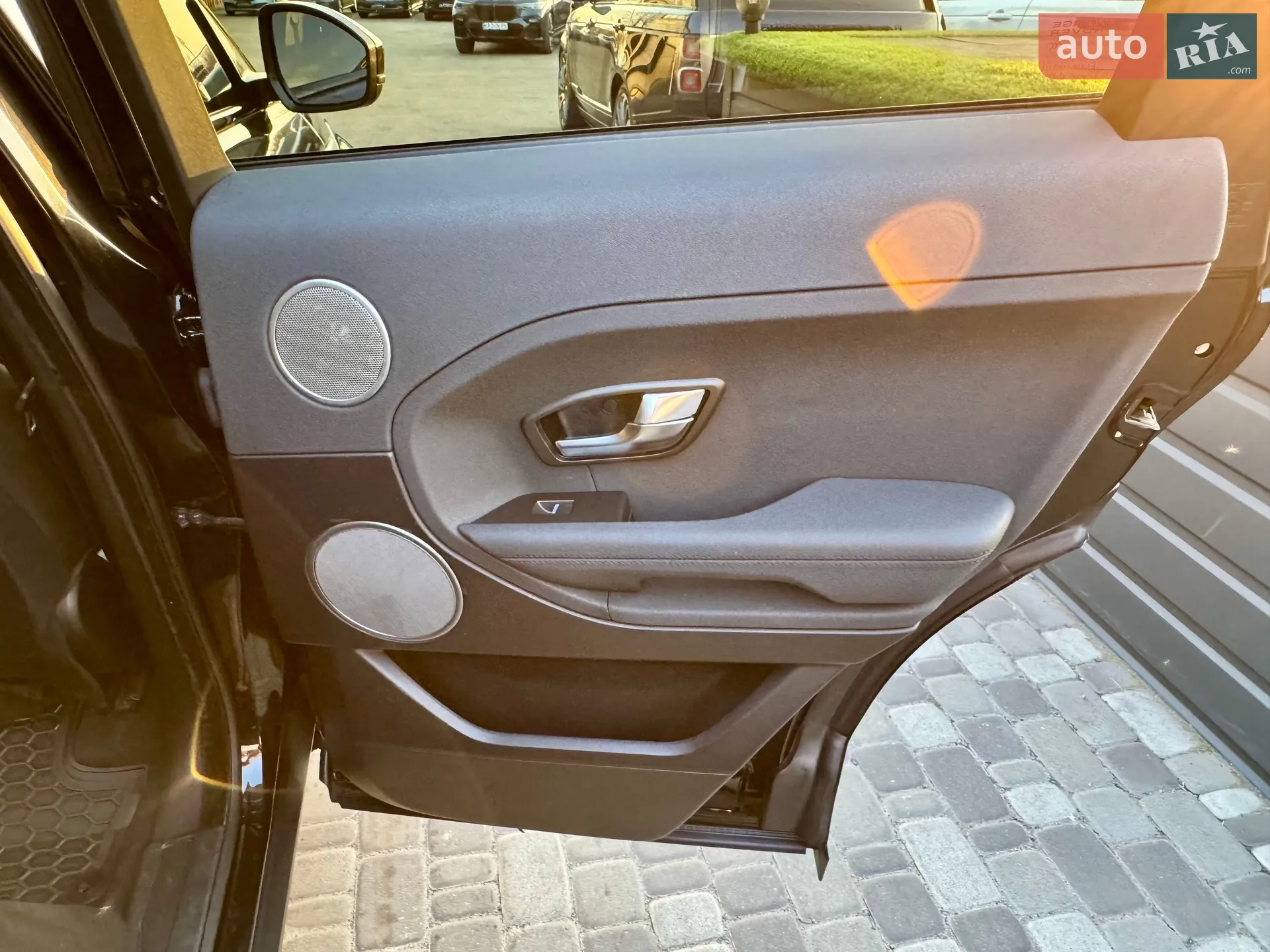 2015 Land Rover Range Rover Evoque - мініатюра 25