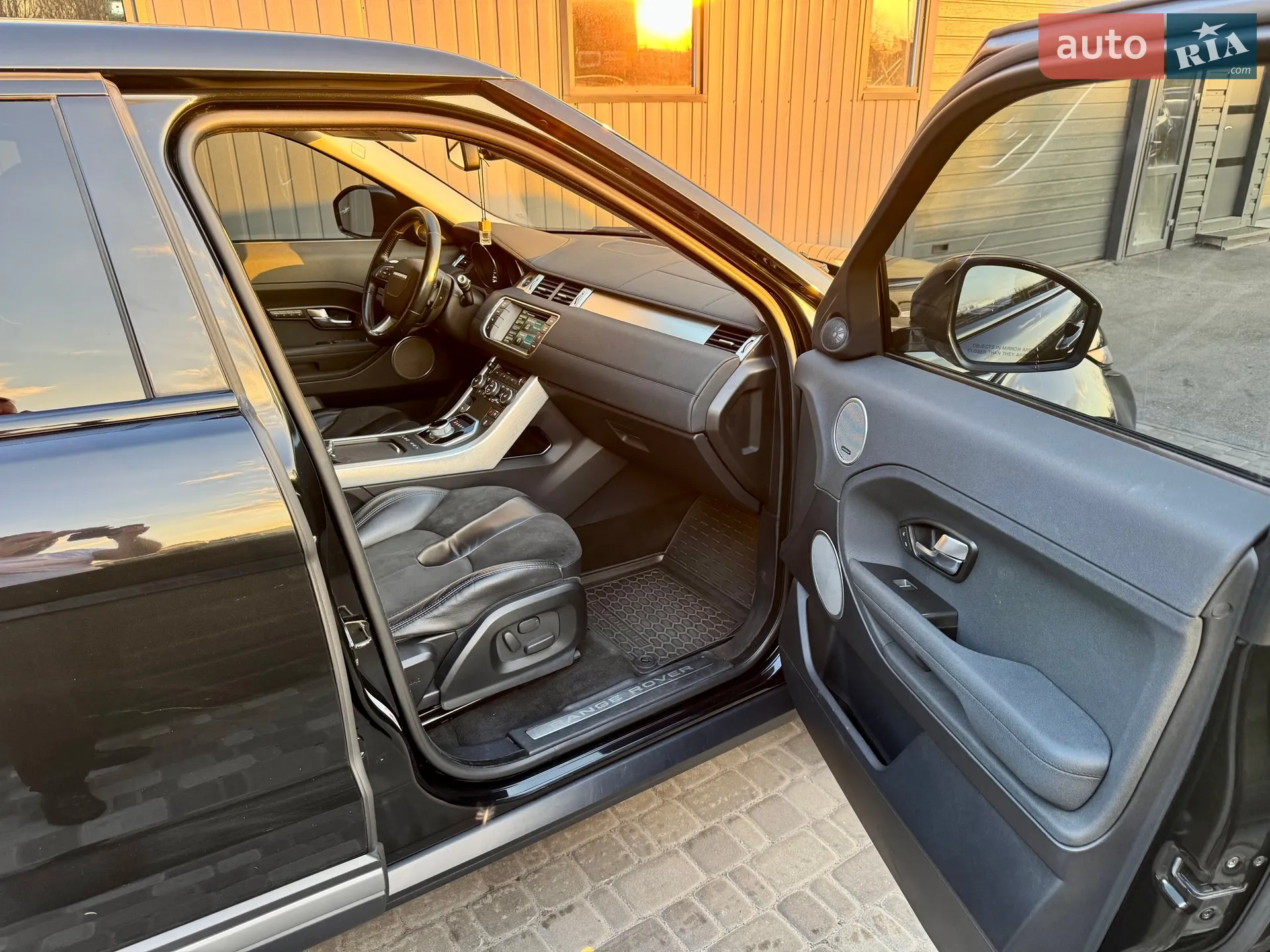 2015 Land Rover Range Rover Evoque - мініатюра 39