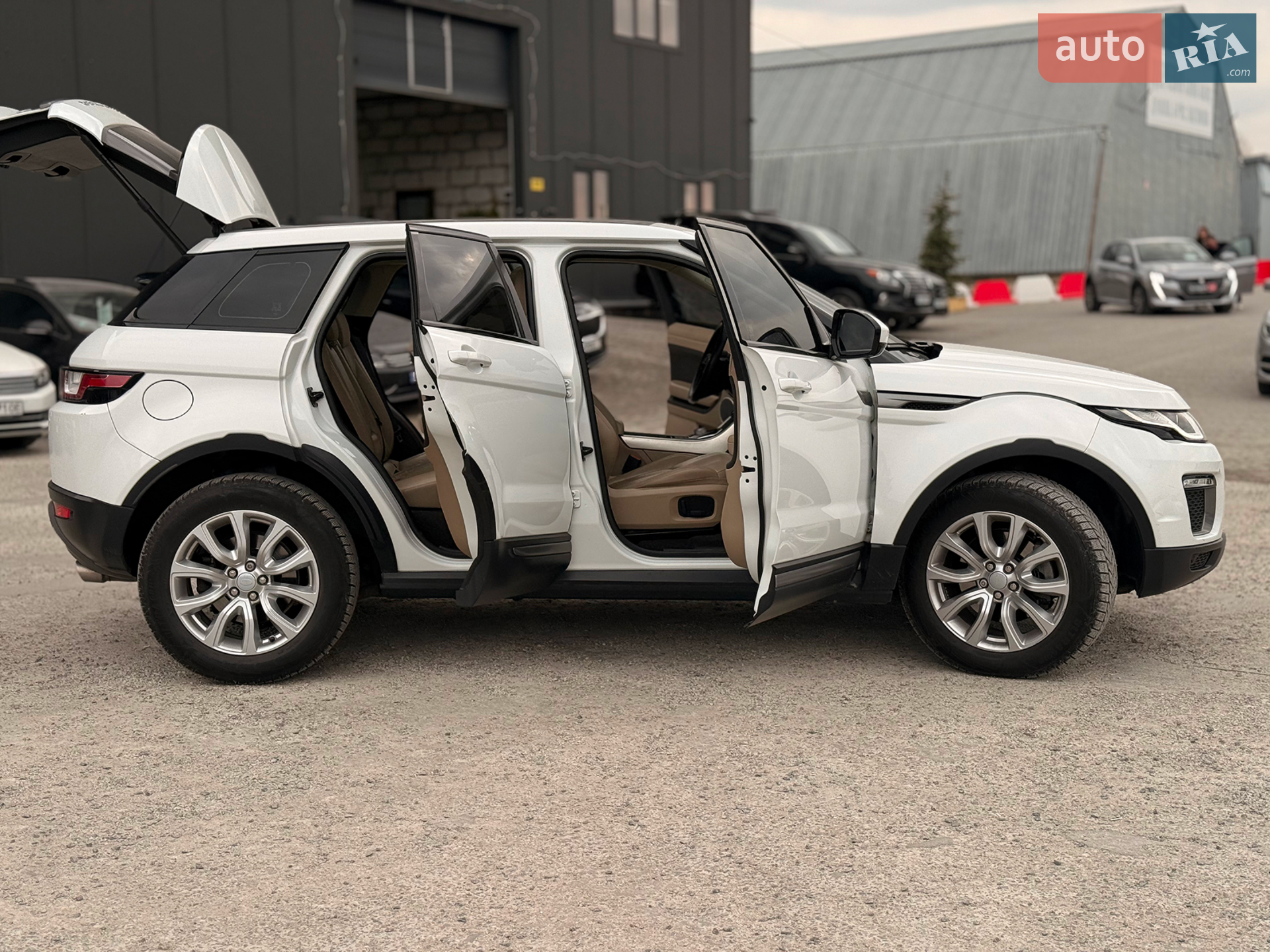 2016 Land Rover Range Rover Evoque - мініатюра 27