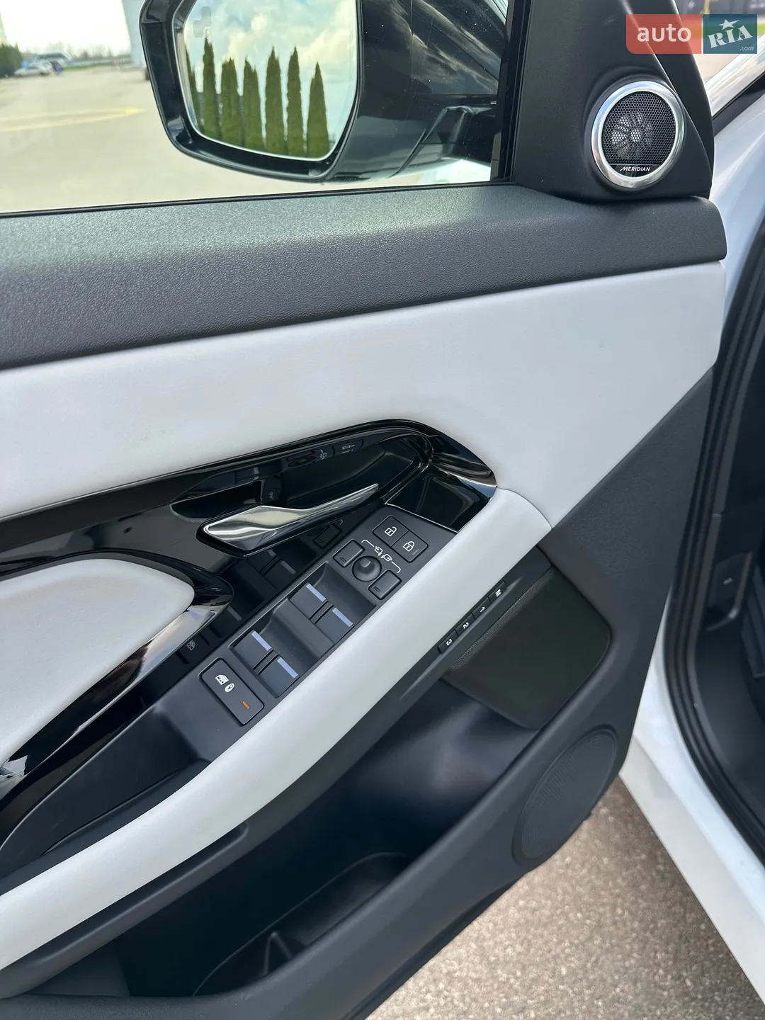 2025 Land Rover Range Rover Evoque - мініатюра 13