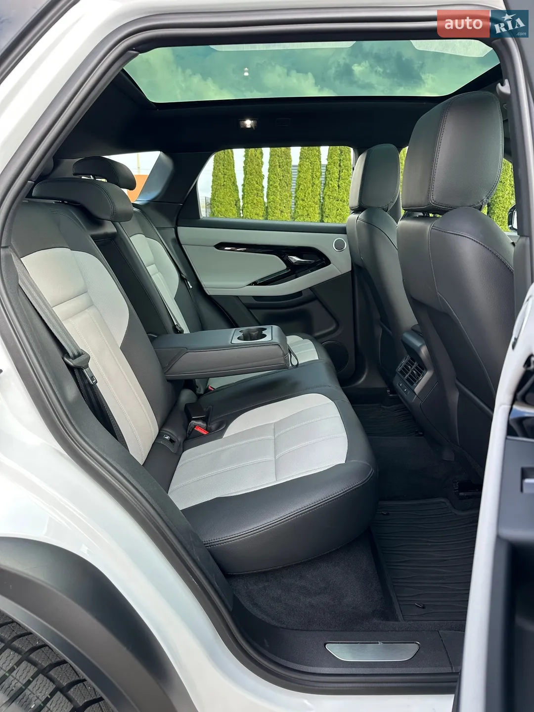 2025 Land Rover Range Rover Evoque - мініатюра 28