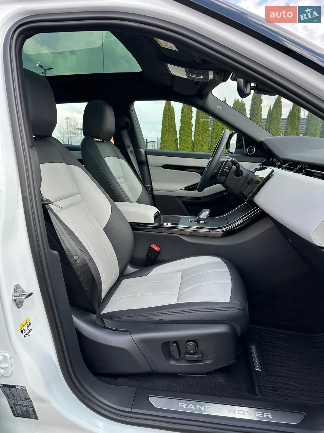 2025 Land Rover Range Rover Evoque - мініатюра 31