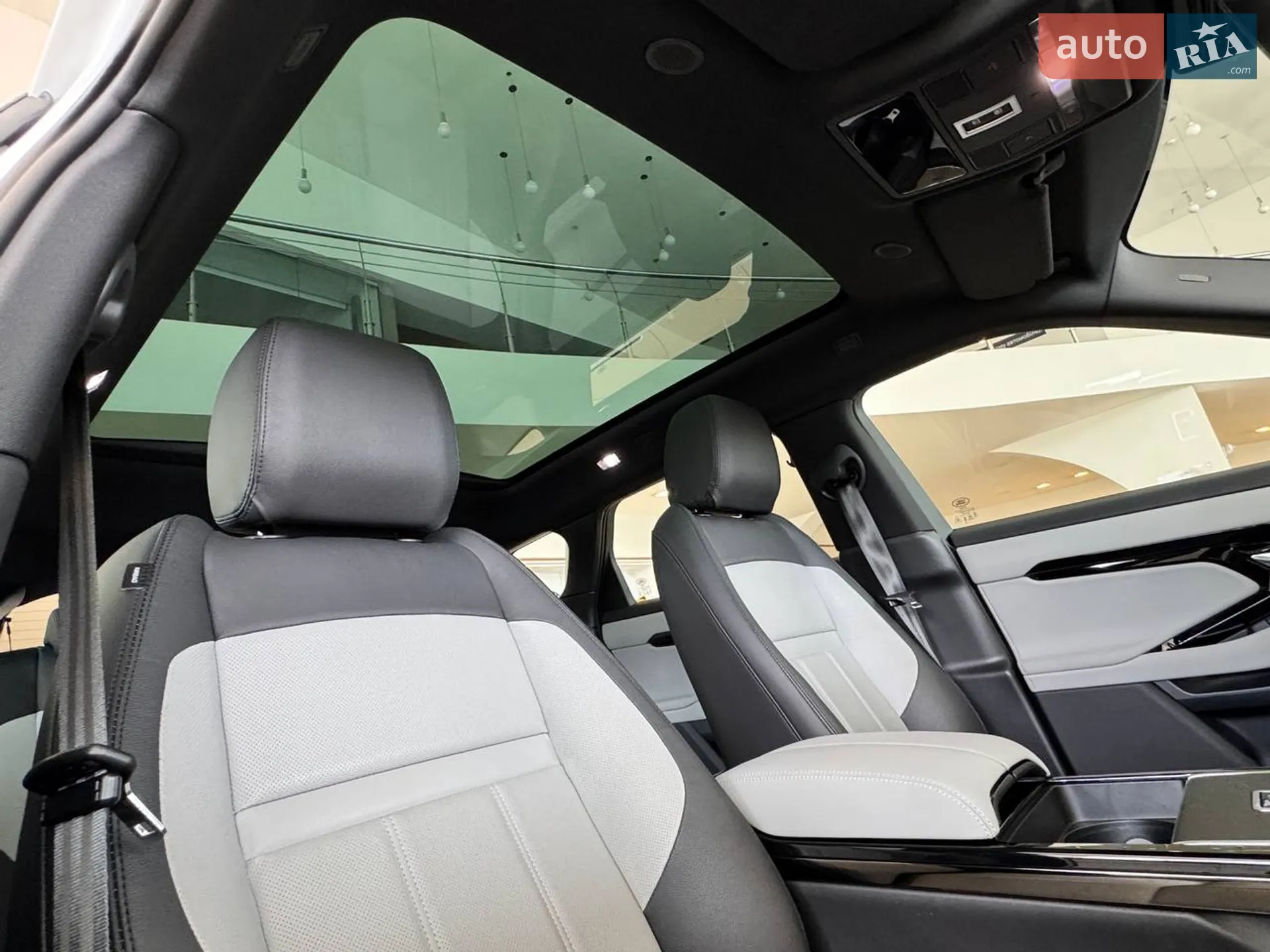 2025 Land Rover Range Rover Evoque - мініатюра 4