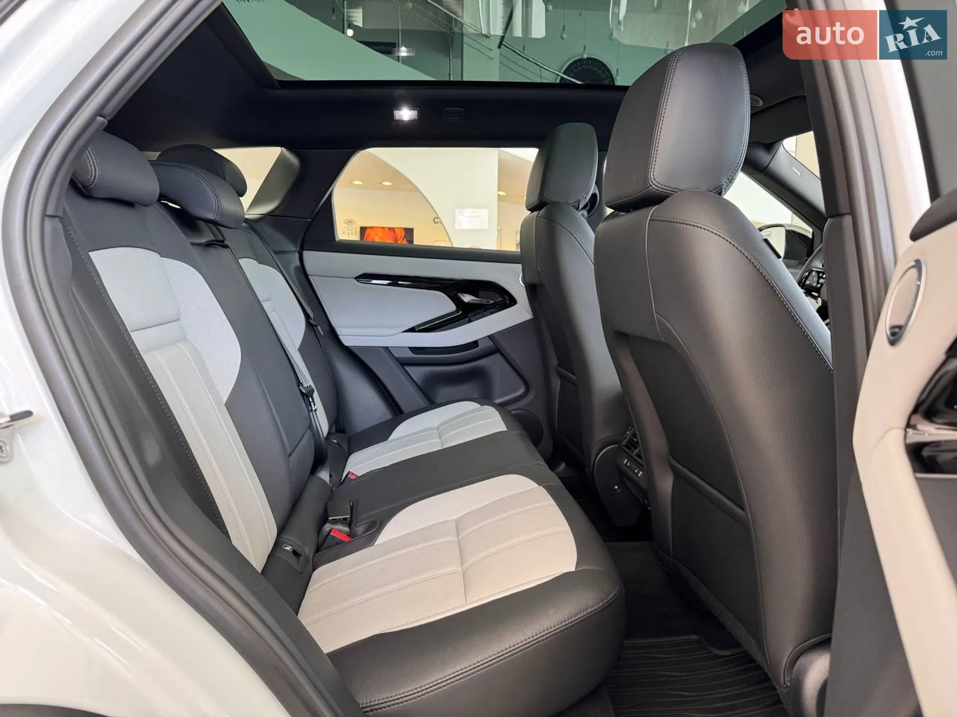 2025 Land Rover Range Rover Evoque - мініатюра 7
