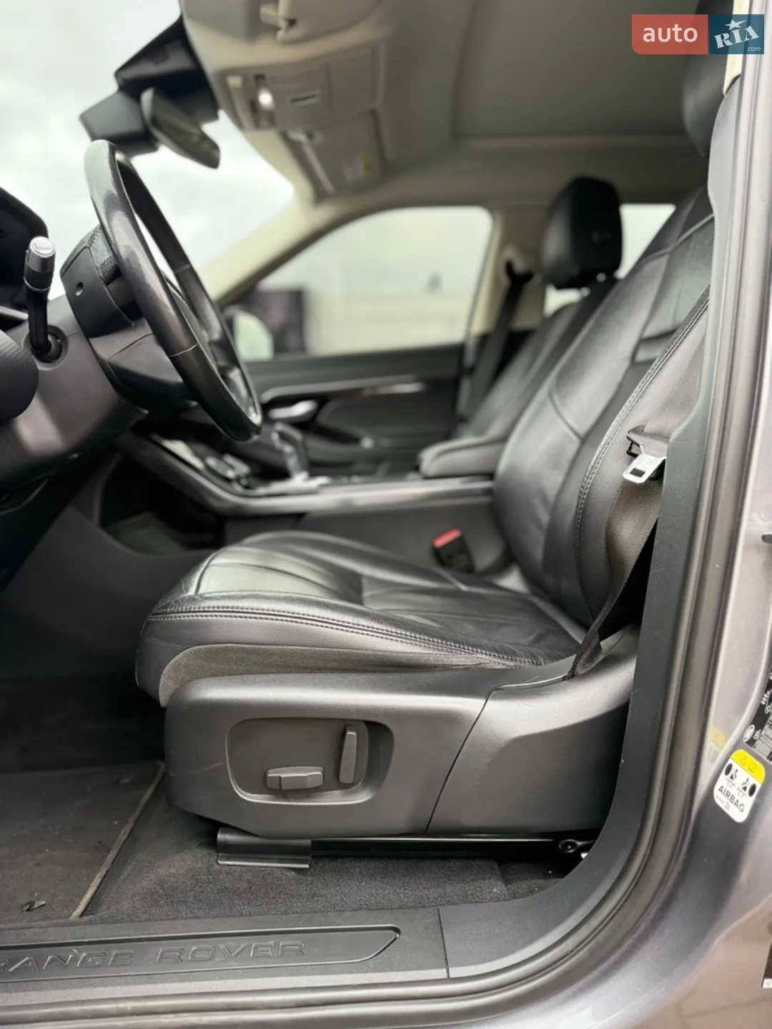 2019 Land Rover Range Rover Evoque - мініатюра 27