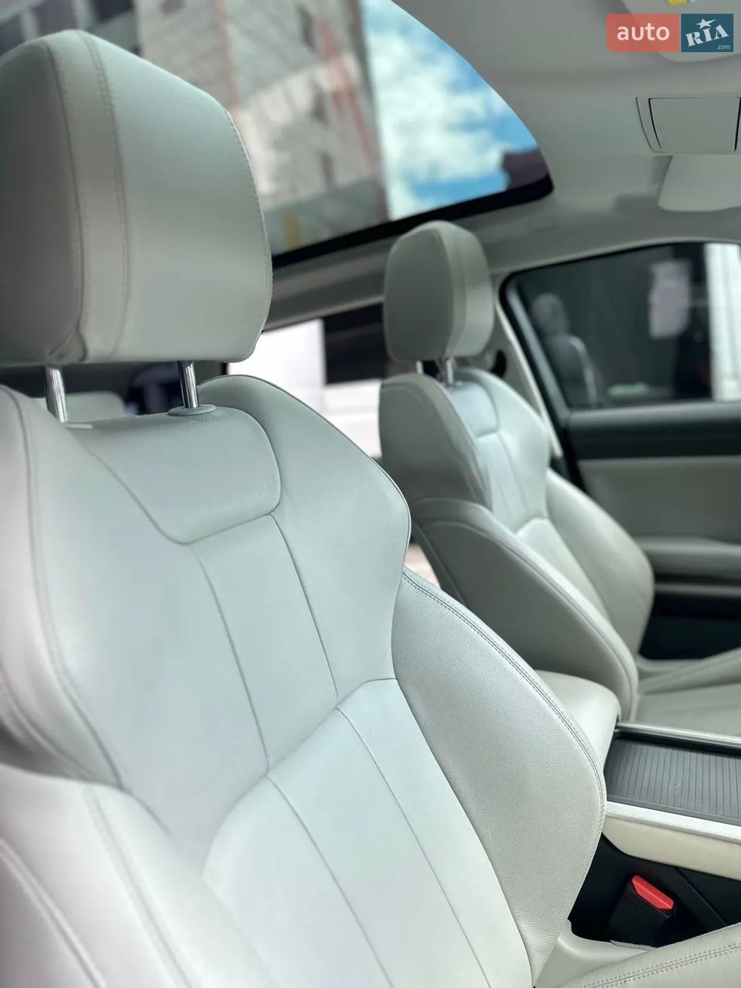 2015 Land Rover Range Rover Evoque - мініатюра 31