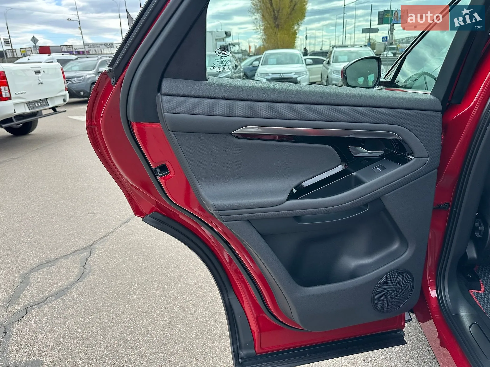 2019 Land Rover Range Rover Evoque - мініатюра 28