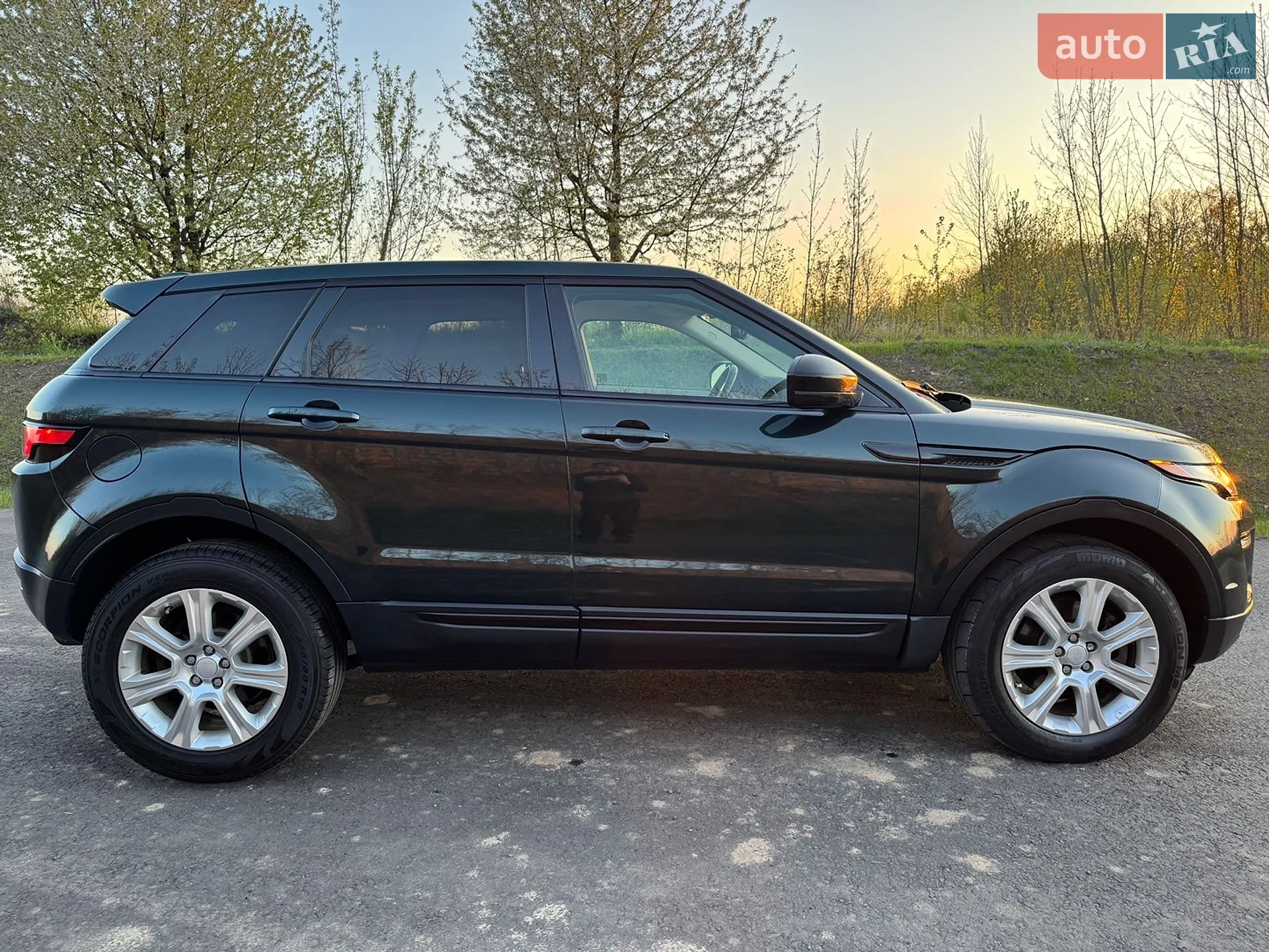 2016 Land Rover Range Rover Evoque - мініатюра 25