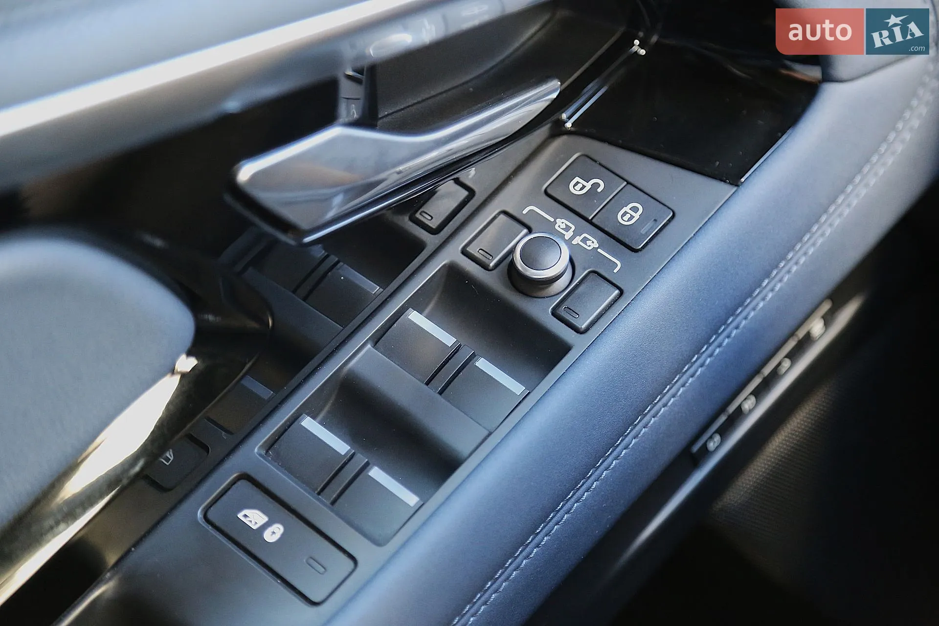 2019 Land Rover Range Rover Evoque - мініатюра 31