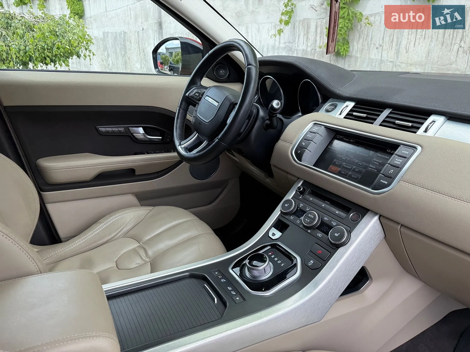 2014 Land Rover Range Rover Evoque - мініатюра 25