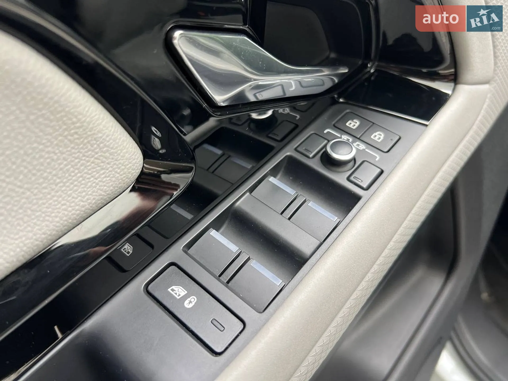 2021 Land Rover Range Rover Evoque - мініатюра 23