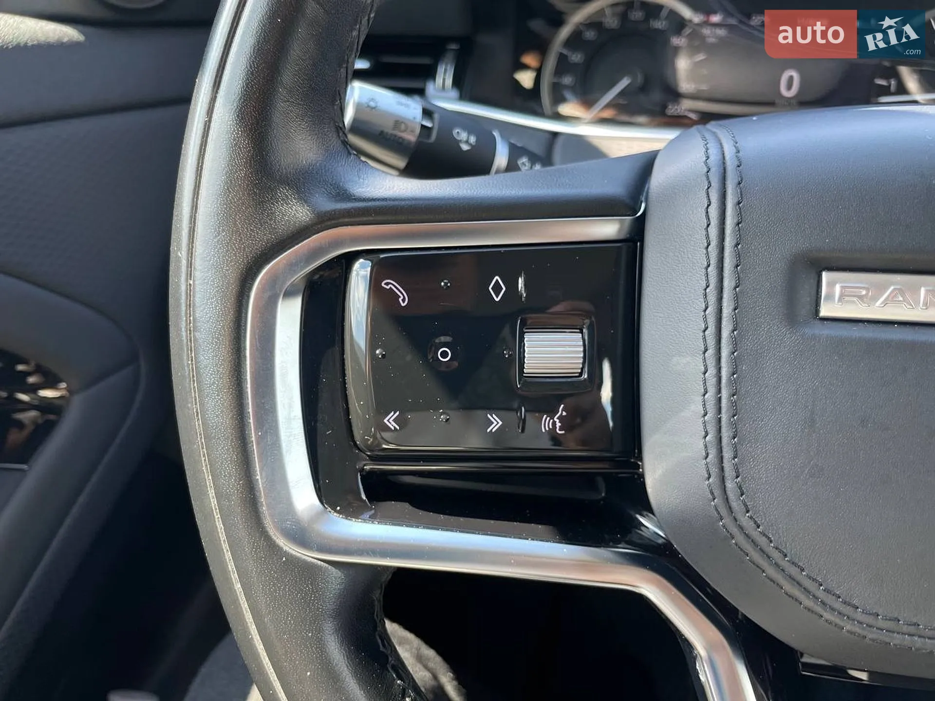 2021 Land Rover Range Rover Evoque - мініатюра 23