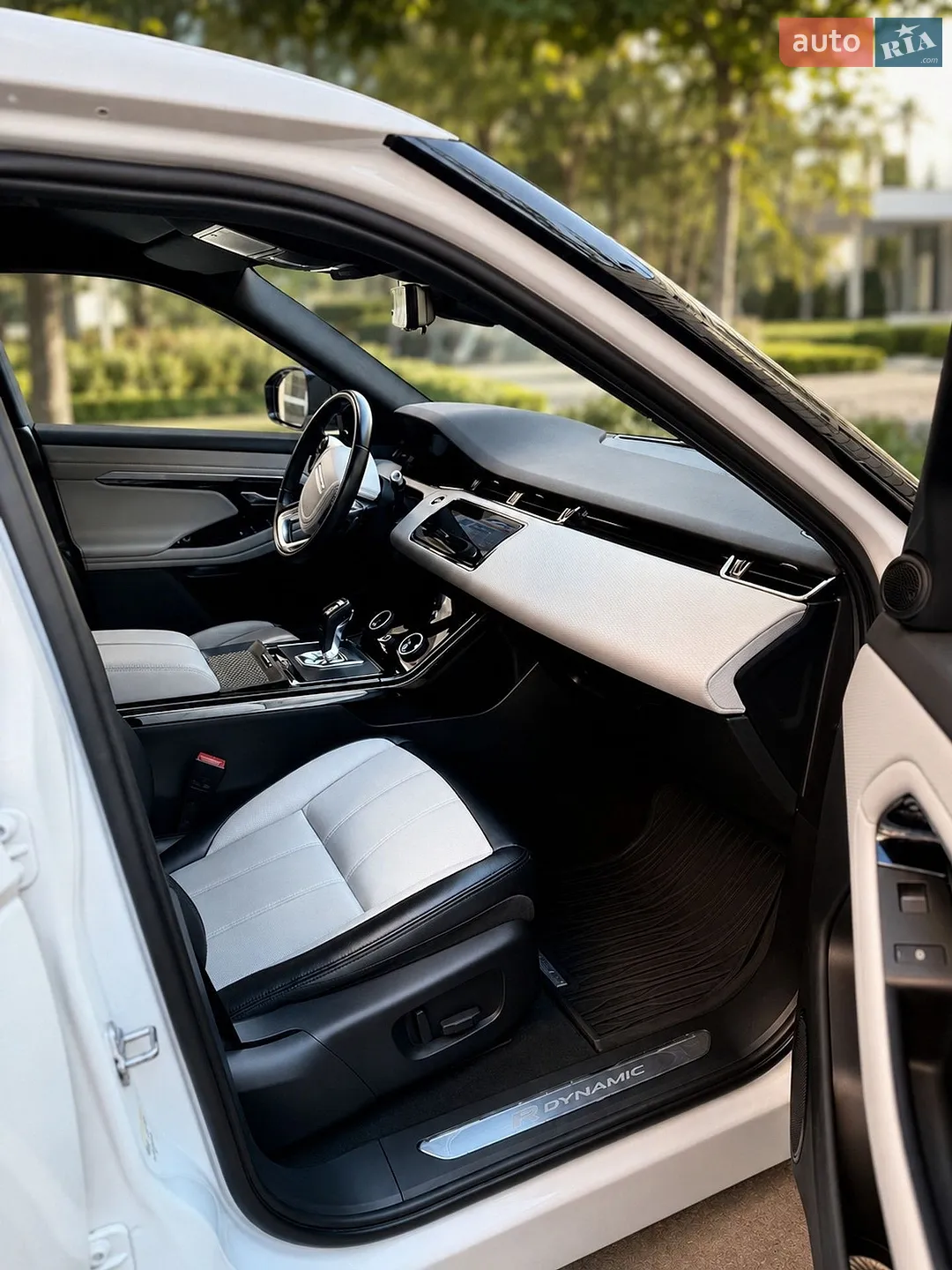 2020 Land Rover Range Rover Evoque - мініатюра 2