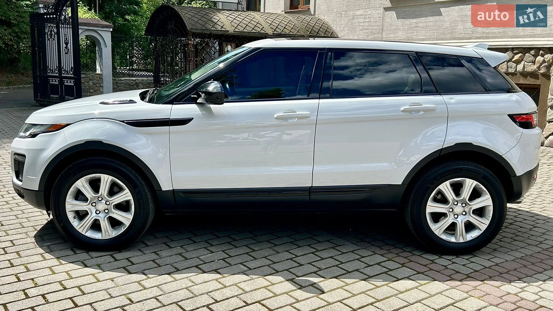 2017 Land Rover Range Rover Evoque - мініатюра 15