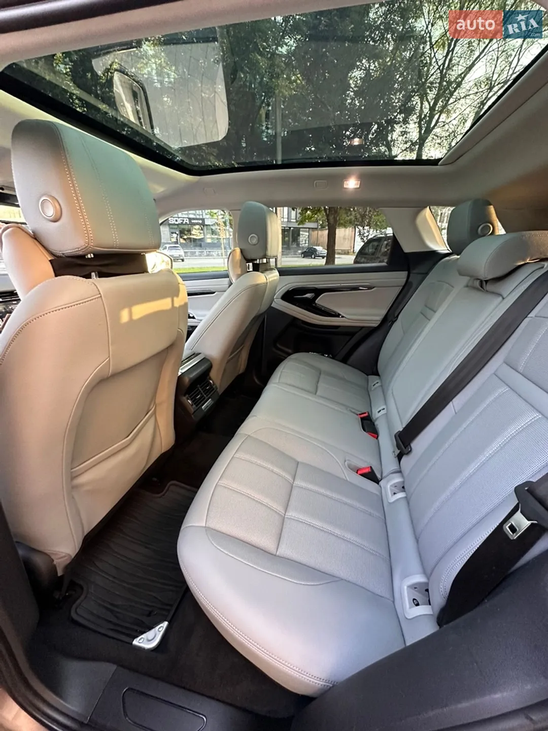 2019 Land Rover Range Rover Evoque - мініатюра 16