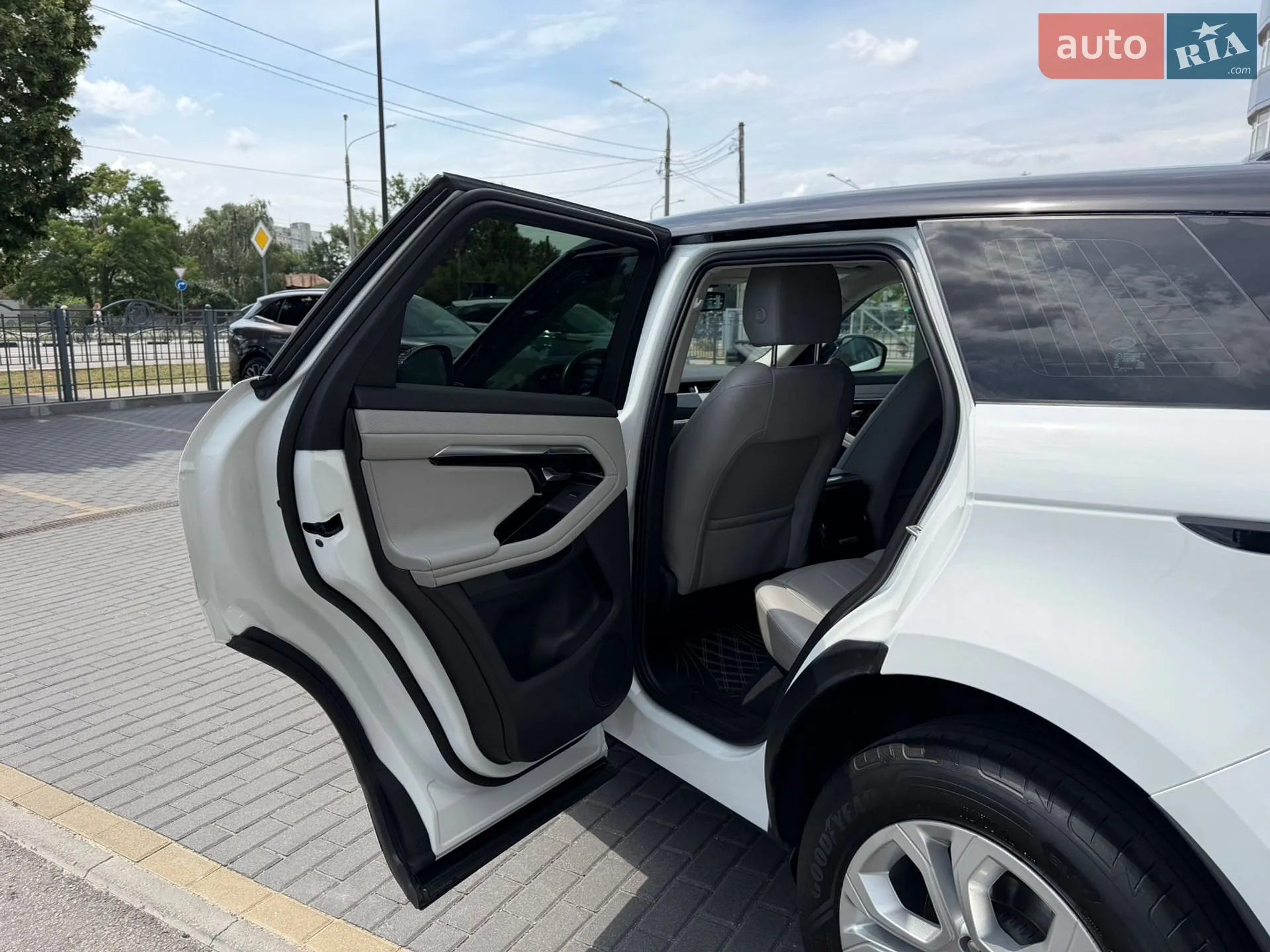 2019 Land Rover Range Rover Evoque - мініатюра 25