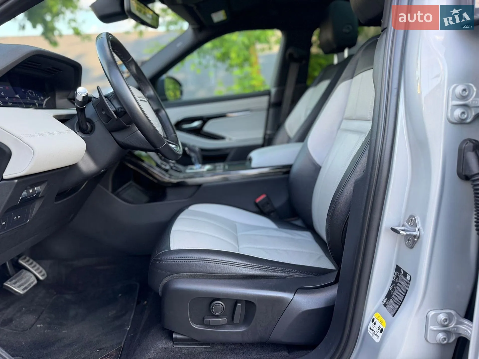 2019 Land Rover Range Rover Evoque - мініатюра 27