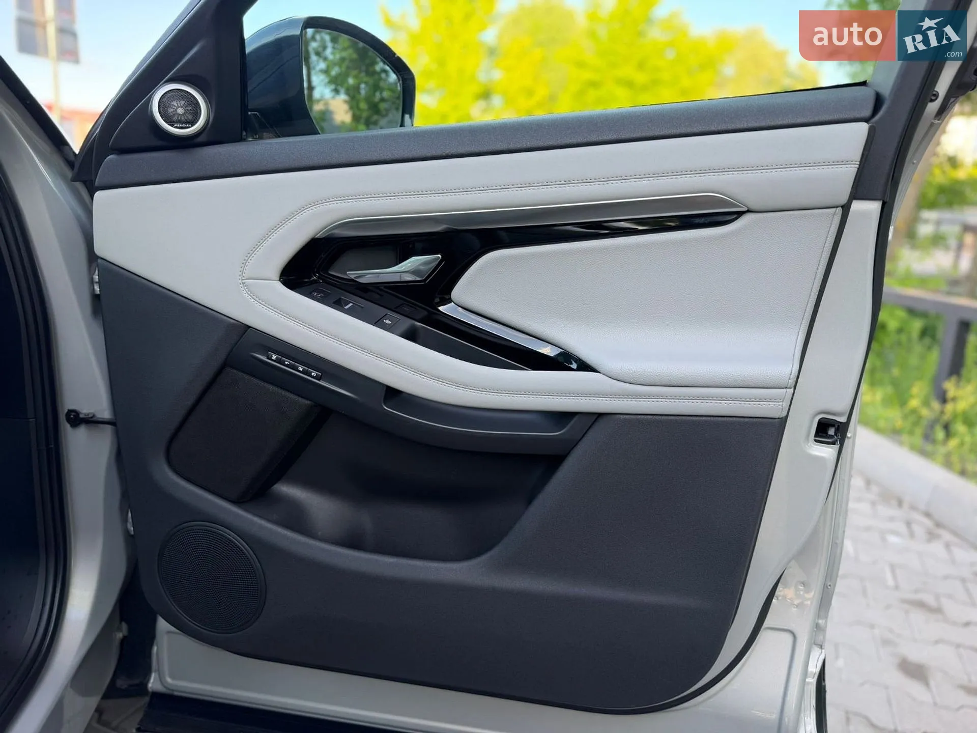 2019 Land Rover Range Rover Evoque - мініатюра 32