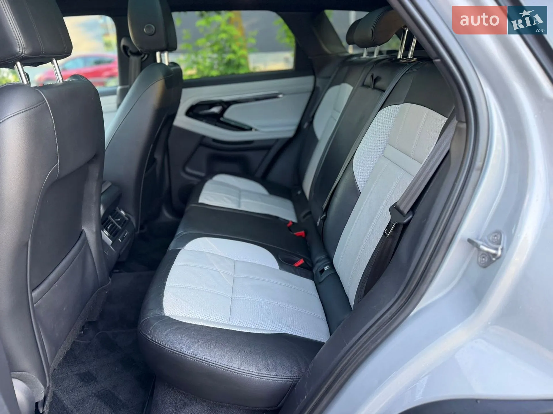 2019 Land Rover Range Rover Evoque - мініатюра 36