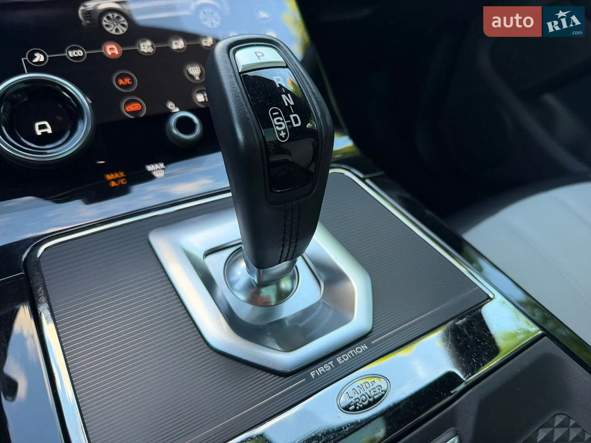 2019 Land Rover Range Rover Evoque - мініатюра 53