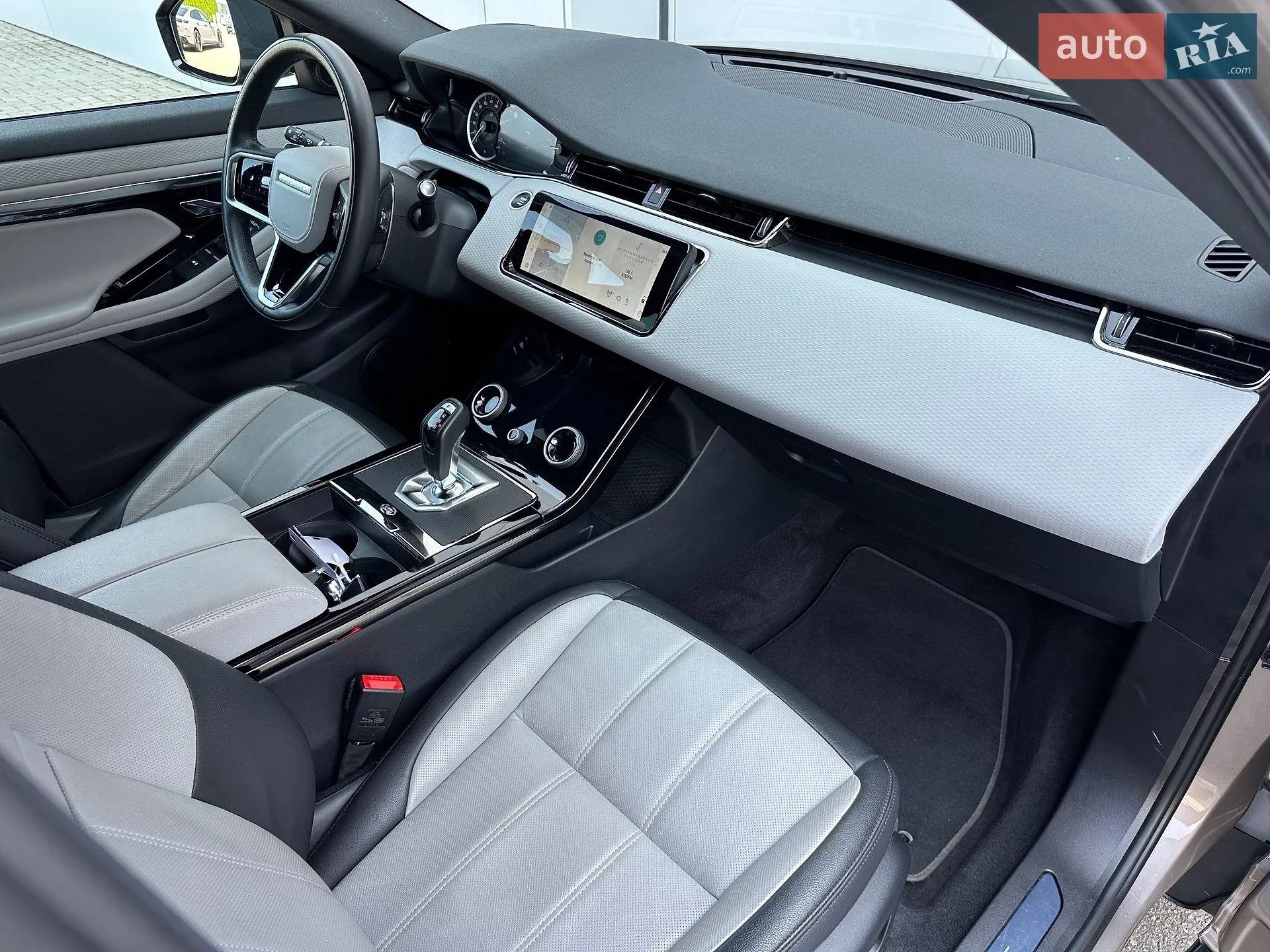 2023 Land Rover Range Rover Evoque - мініатюра 29