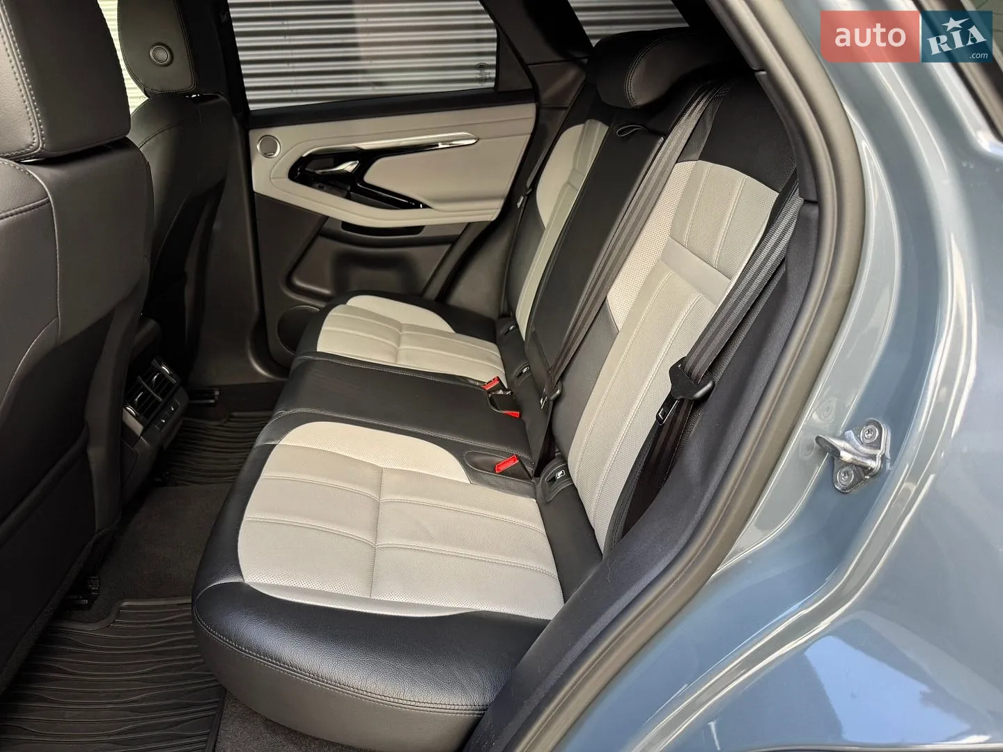 2022 Land Rover Range Rover Evoque - мініатюра 38