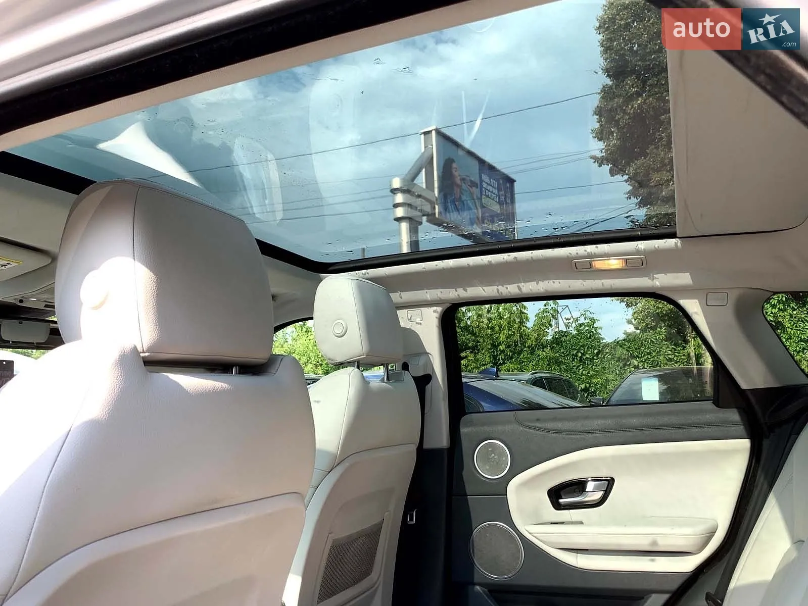 2015 Land Rover Range Rover Evoque - мініатюра 31