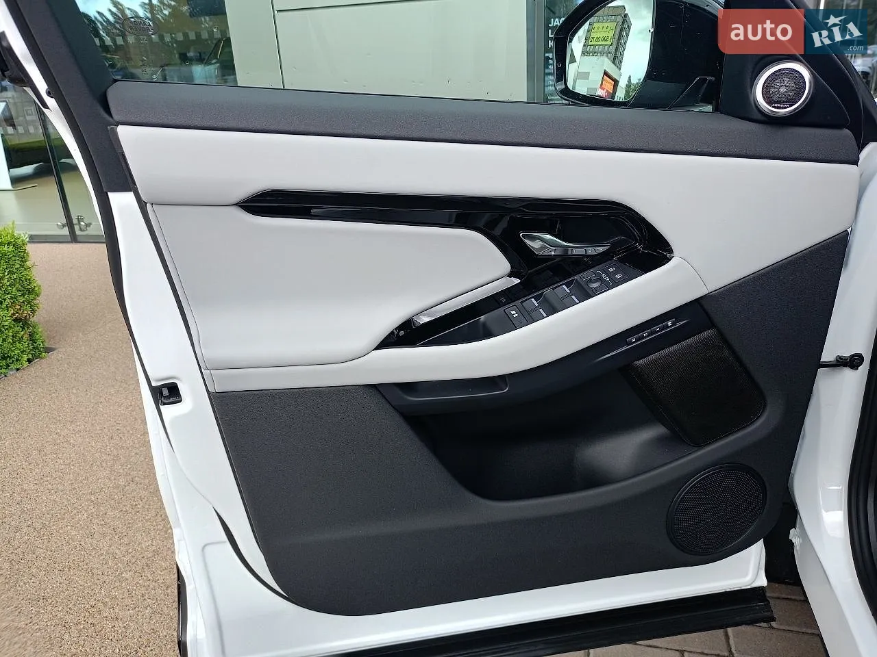 2026 Land Rover Range Rover Evoque - мініатюра 11