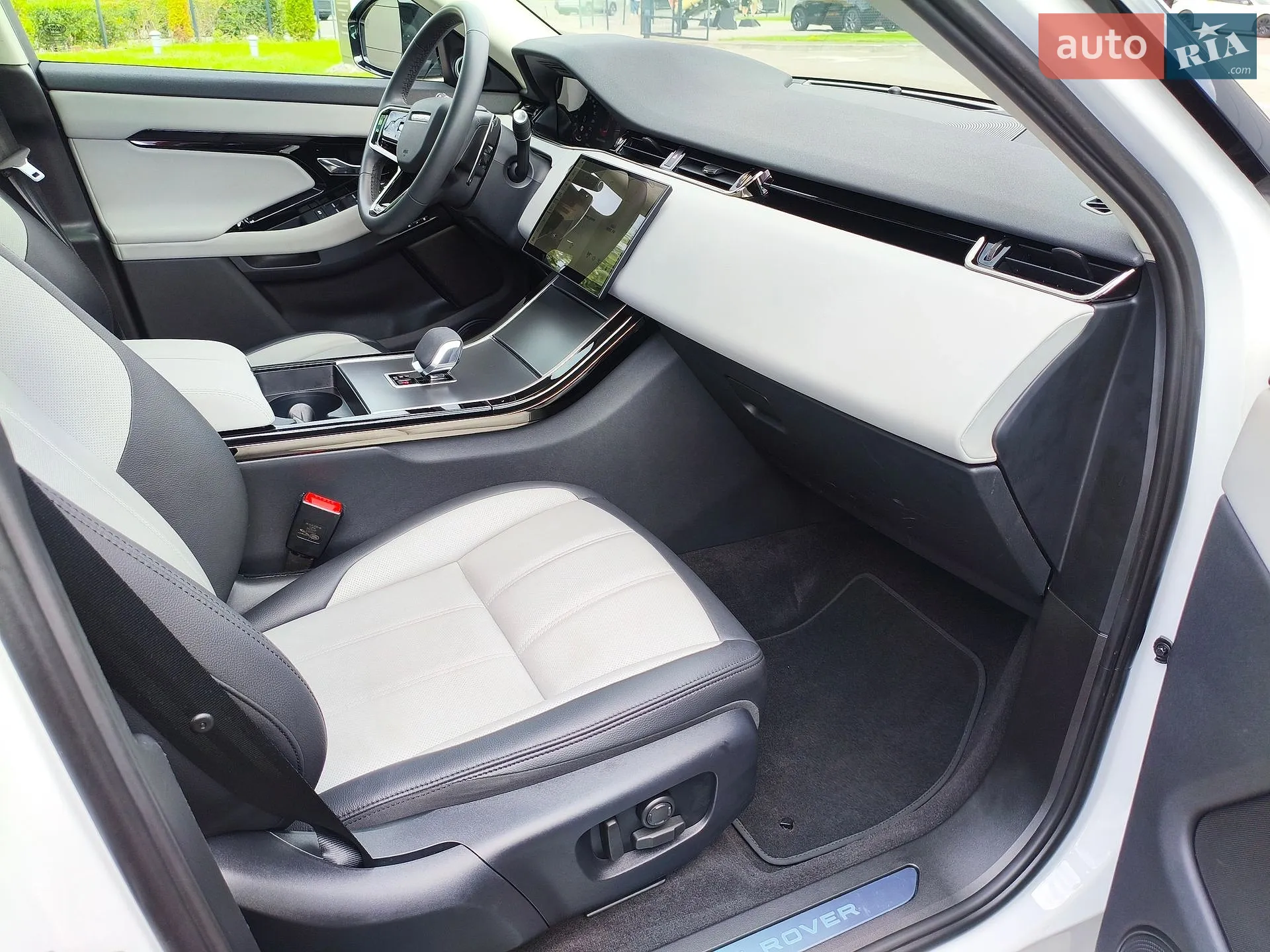 2024 Land Rover Range Rover Evoque - мініатюра 47