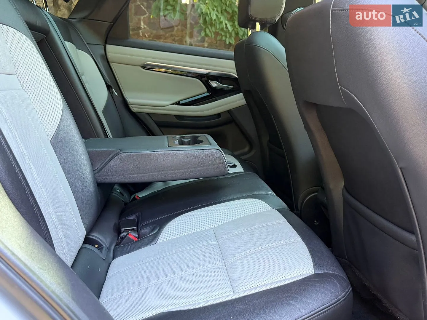 2019 Land Rover Range Rover Evoque - мініатюра 31