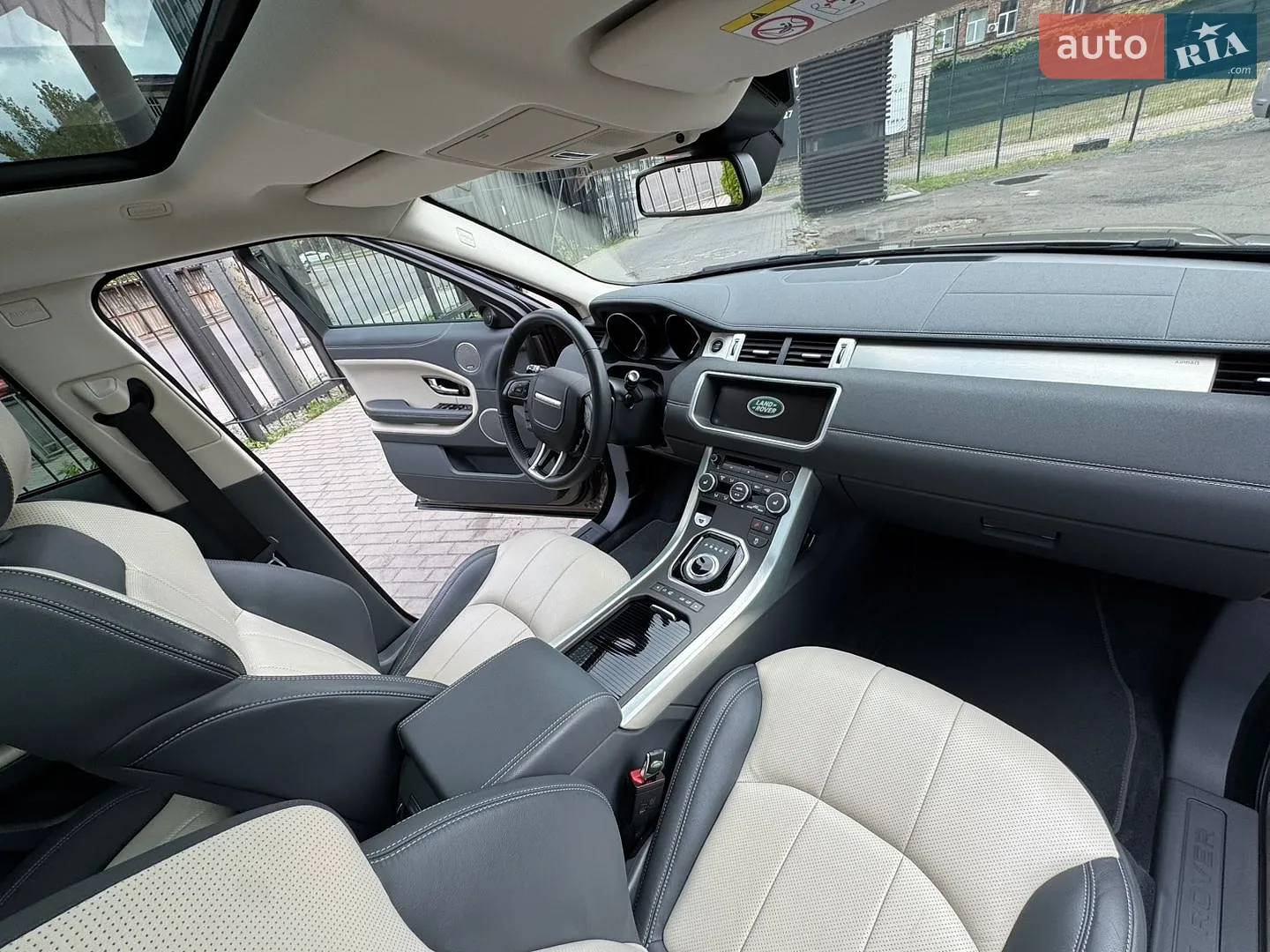 2018 Land Rover Range Rover Evoque - мініатюра 23