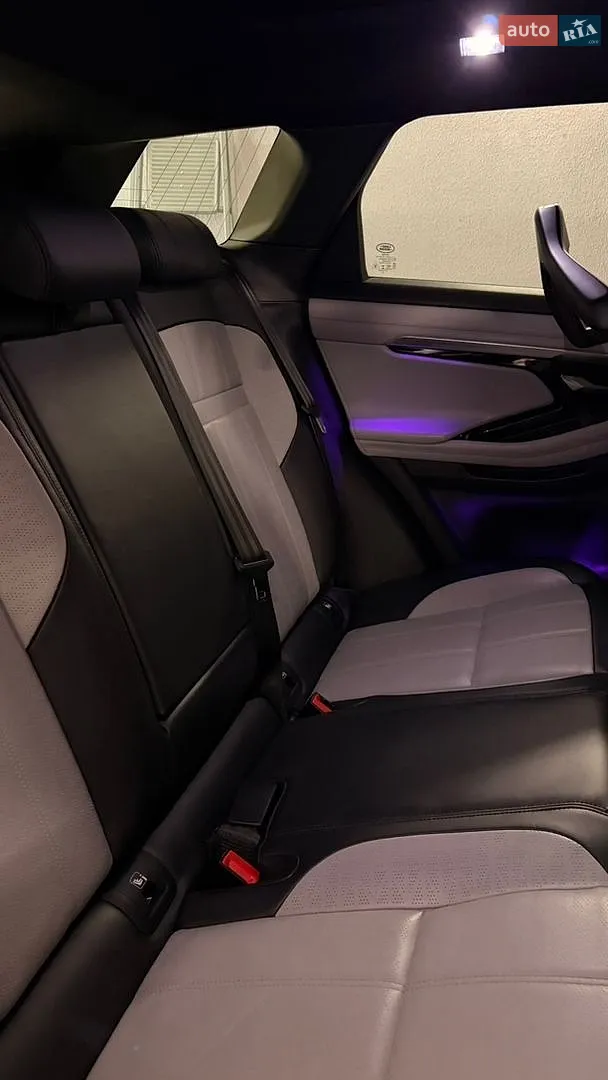2019 Land Rover Range Rover Evoque - мініатюра 29