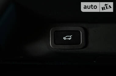 Позашляховик / Кросовер Land Rover Range Rover Sport 2018 в 