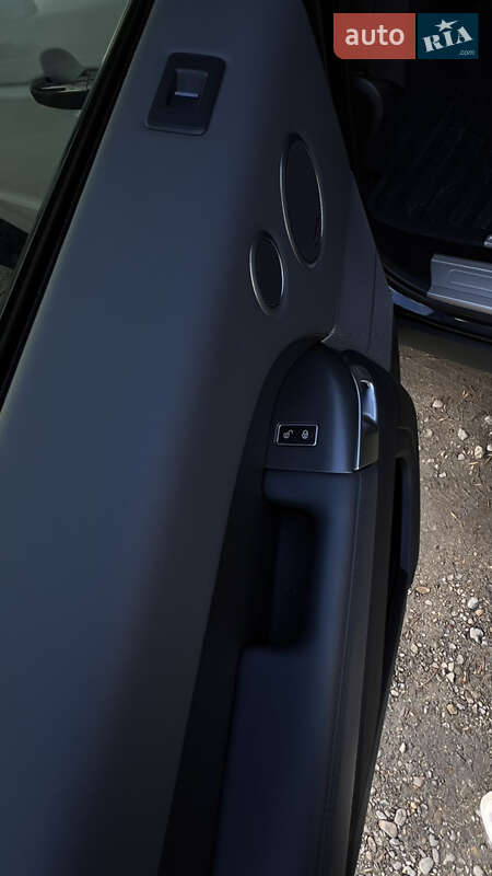 Позашляховик / Кросовер Land Rover Range Rover Sport 2015 в Чернівцях