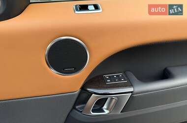 Позашляховик / Кросовер Land Rover Range Rover Sport 2020 в 