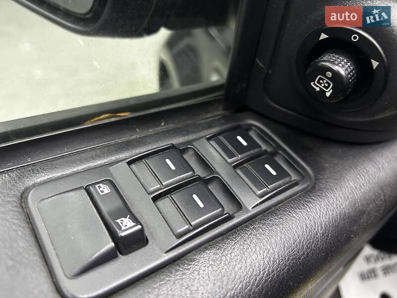 Внедорожник / Кроссовер Land Rover Range Rover Sport 2006 в Черновцах