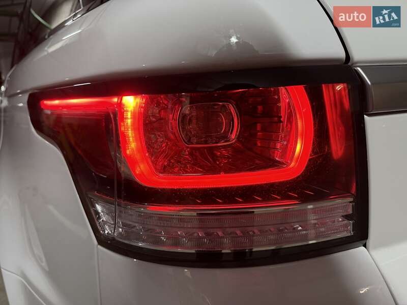 Внедорожник / Кроссовер Land Rover Range Rover Sport 2016 в Киеве