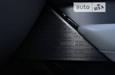 Внедорожник / Кроссовер Land Rover Range Rover Velar 2018 в 