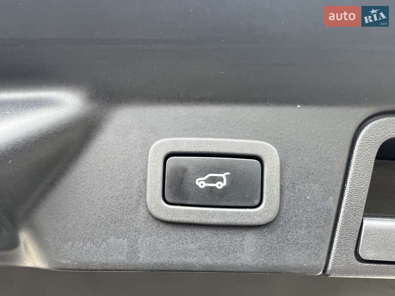 Позашляховик / Кросовер Land Rover Range Rover Velar 2018 в Володимирі
