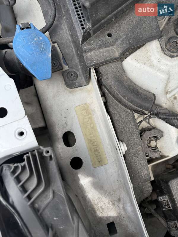 Внедорожник / Кроссовер Land Rover Range Rover Velar 2017 в Киеве фото 13 Внедорожник / Кроссовер Land Rover Range Rover Velar 2017 в Киеве