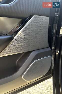 Внедорожник / Кроссовер Land Rover Range Rover Velar 2018 в 