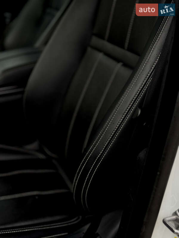 Внедорожник / Кроссовер Land Rover Range Rover Velar 2017 в Тернополе